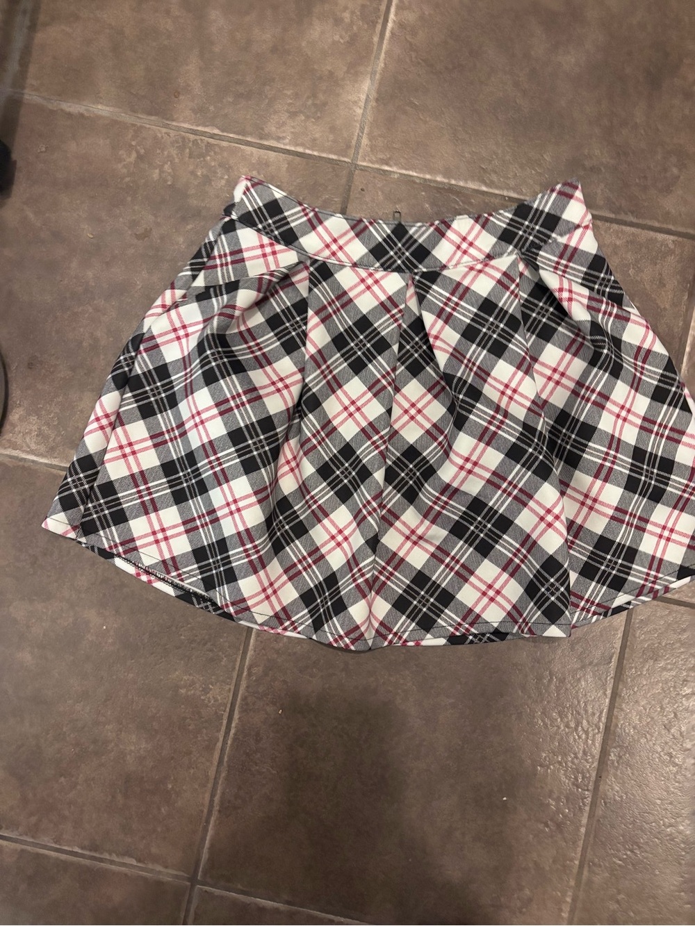 Plaid Pleated Mini Skirt in White, Black & Red